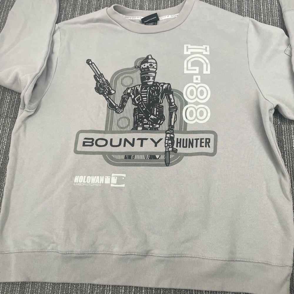 Star Wars Gray Bounty Hunter IG-88 Graphic Sweatshirt